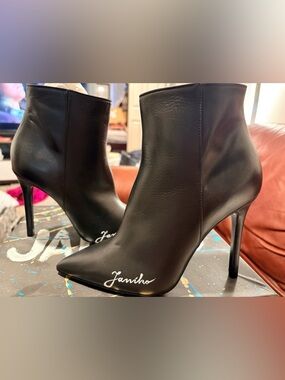 Janiko NWT Black Leather Pointed Toe Ankle Booties hand painted Script Detail